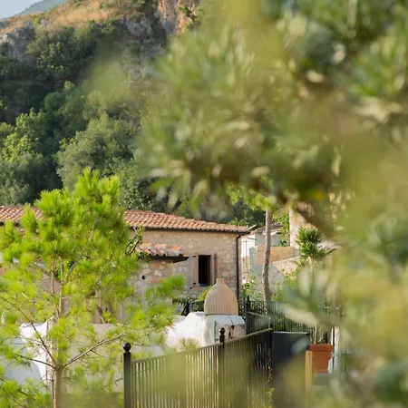 Zoe Hora Szálloda *