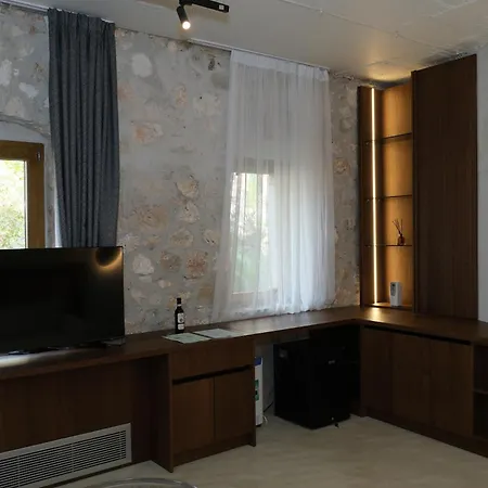 Zoe Hora Hotel *