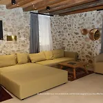 Zoe Hora Hotel