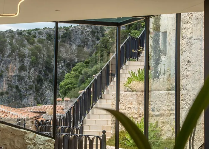 Zoe Hora 酒店 Dhërmi